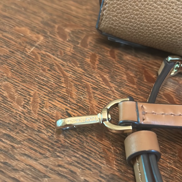 Michael Kors Mercer Small Satchel/Crossbody - Picture 5 of 15